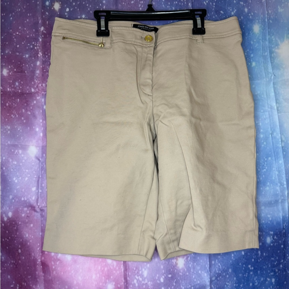 Jones New York shorts 🛍